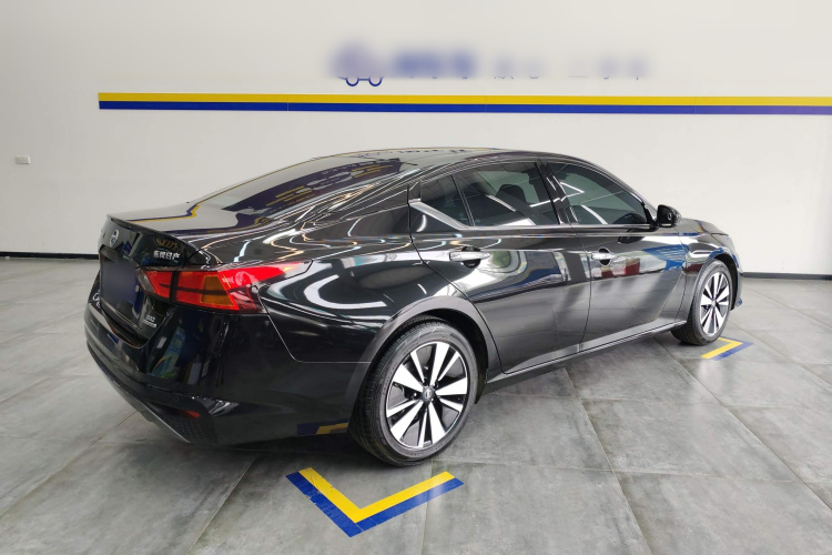 日产 天籁 2021款 2.0T XL Upper AD1 智享领航版车身外观7