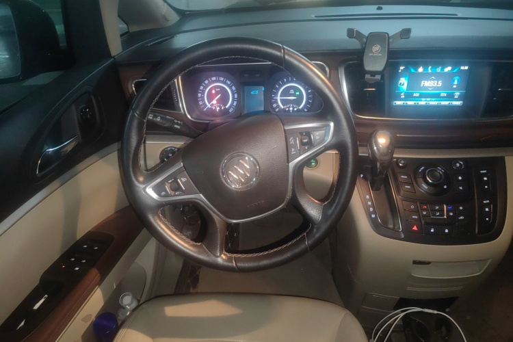 别克GL8 2018款 28T 豪华型 国VI中控内饰13