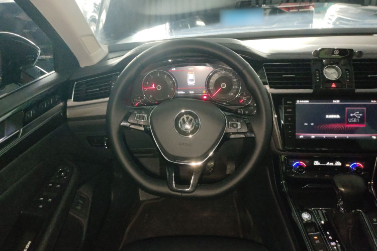 大众 辉昂 2018款 改款 380TSI 两驱商务版中控内饰13