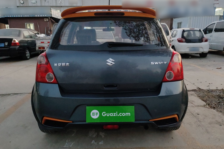 铃木 雨燕 2016款 1.5L 自动时尚型酷玩版车身外观6004