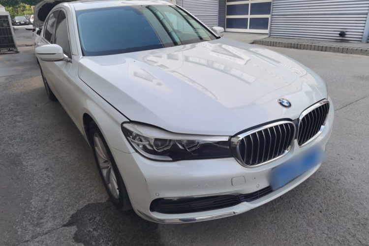 宝马7系 2017款 730Li 领先型车身外观3