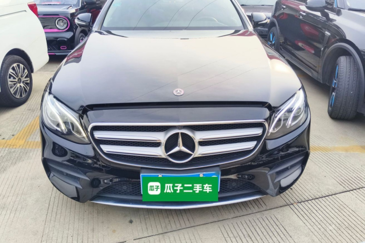 奔驰E级 2018款 改款 E 300 L 运动时尚型车身外观2