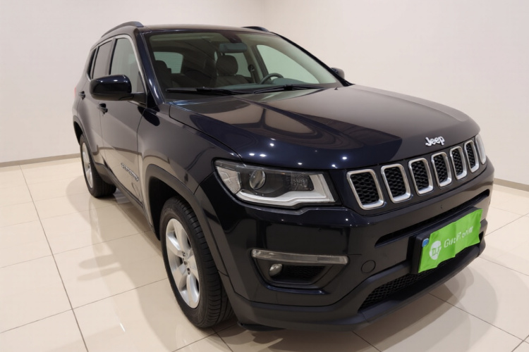 Jeep 指南者 2020款 220T 自动领先版车身外观3