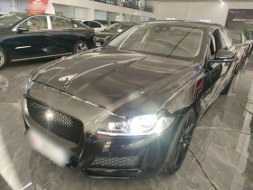 捷豹XFL 2020款 XFL 2.0T P200 两驱赛旗版