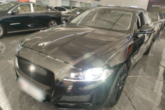 捷豹XFL 2020款 XFL 2.0T P200 两驱赛旗版