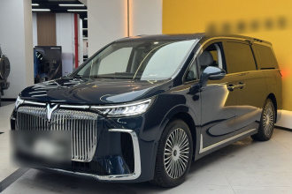 岚图汽车 岚图梦想家 2025款 PHEV 四驱旗舰鲲鹏版