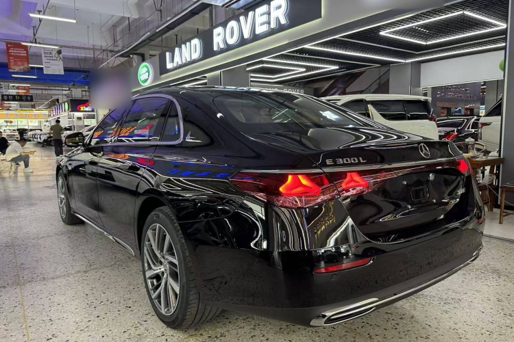 奔驰E级 2025款 E 300 L 时尚型车身外观6005
