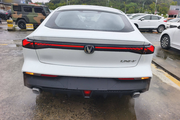 长安UNI-V 2025款 1.5T 500Bar高能版车身外观6004