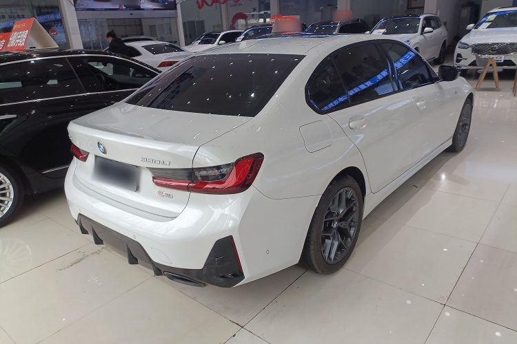 宝马3系 2025款 330Li M运动曜夜套装车身外观7