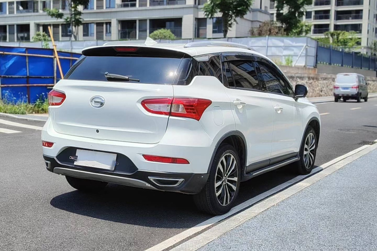 广汽传祺 传祺GS4 2017款 235T 自动两驱豪华智联版车身外观6005