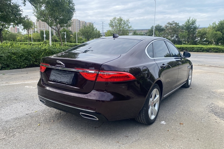 捷豹XFL 2020款 XFL 2.0T P200 两驱精英版车身外观6006