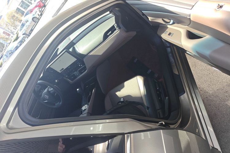 雷克萨斯ES 2025款 300h 臻享版局部细节9005