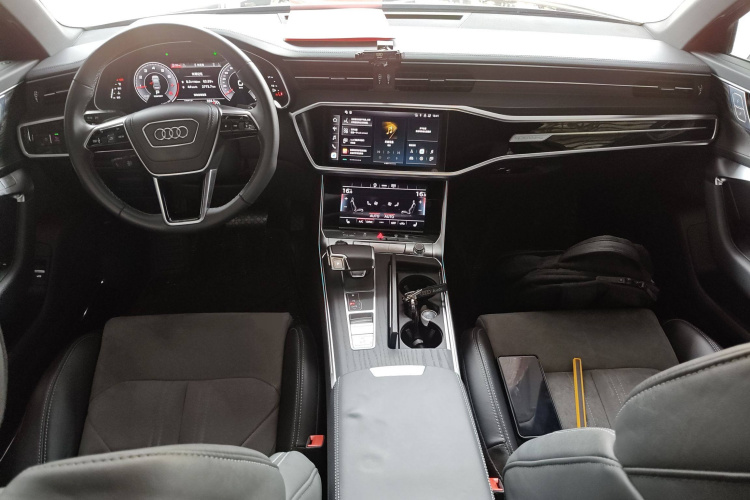 奥迪A6L 2024款 45 TFSI quattro 臻选动感型中控内饰12