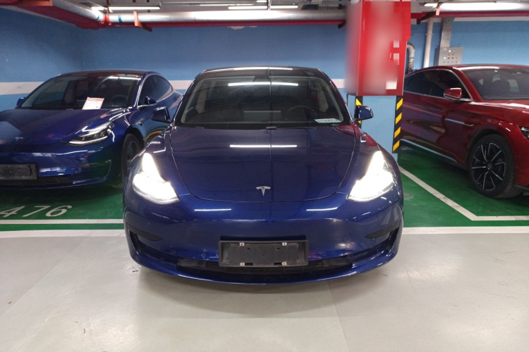 特斯拉 Model 3 2021款 标准续航后驱升级版车身外观2