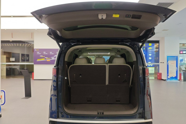 腾势D9 2022款 DM-i 970 四驱旗舰型机舱底盘23