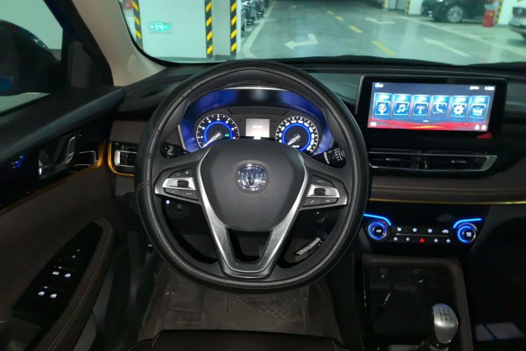 长安 逸动DT 2018款 1.6L 手动智享型中控内饰13
