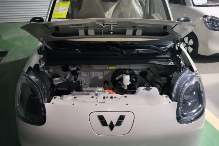 五菱汽车 宏光MINIEV 2025款 四门版 进阶款机舱底盘24