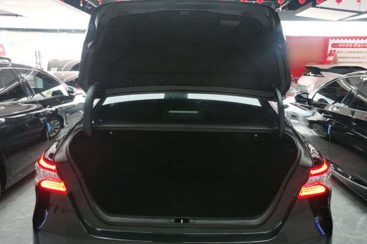 丰田 凯美瑞 2021款 2.0G 豪华版机舱底盘23