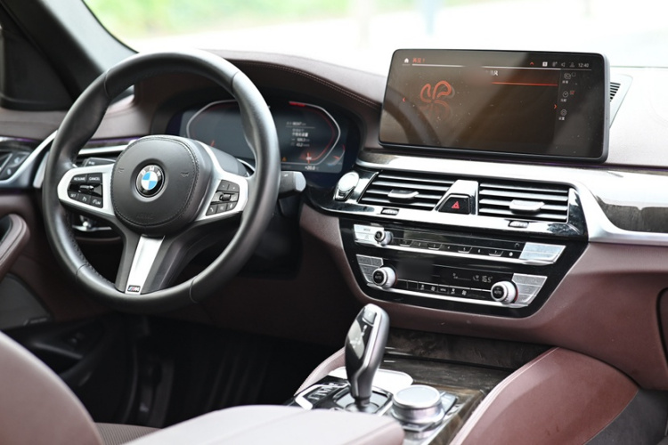 宝马5系 2021款 改款 525Li M运动套装中控内饰7013