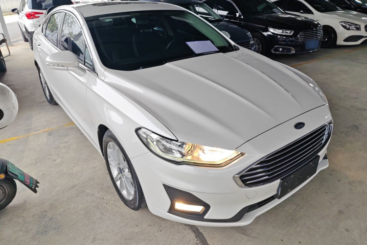 福特 蒙迪欧 2018款 EcoBoost 180 智控时尚型 国VI车身外观3