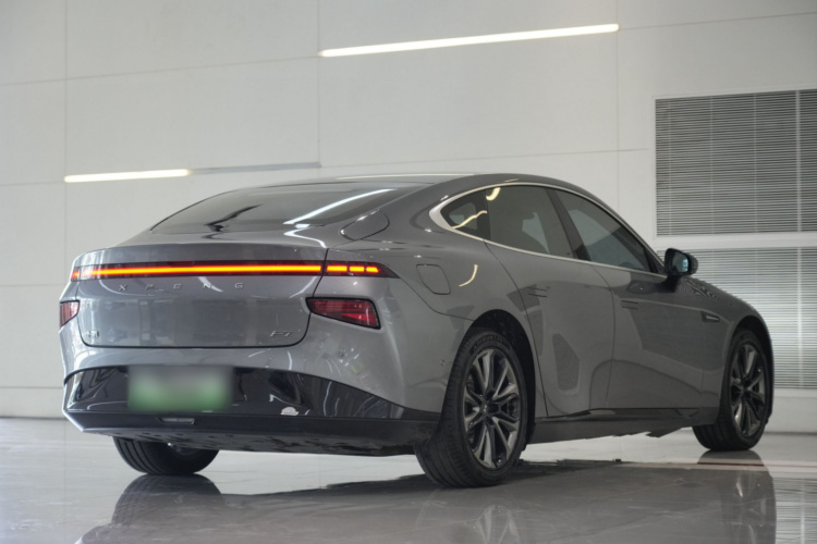 小鹏P7 2022款 480N+车身外观6005