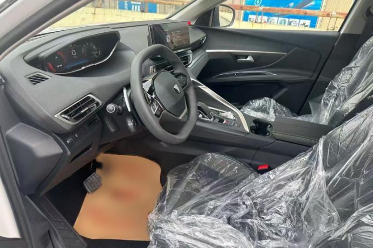 标致4008 2024款 360THP 驾趣版中控内饰7002