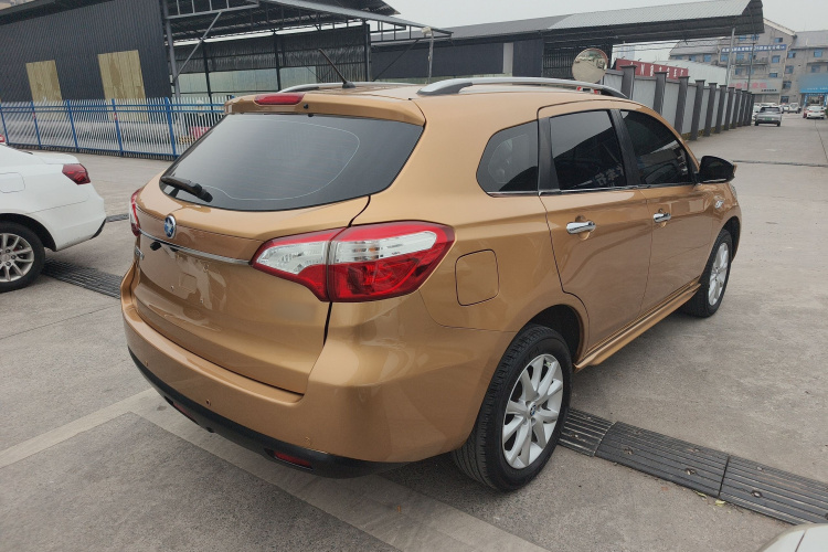 启辰T70 2015款 2.0L 手动睿享版车身外观7