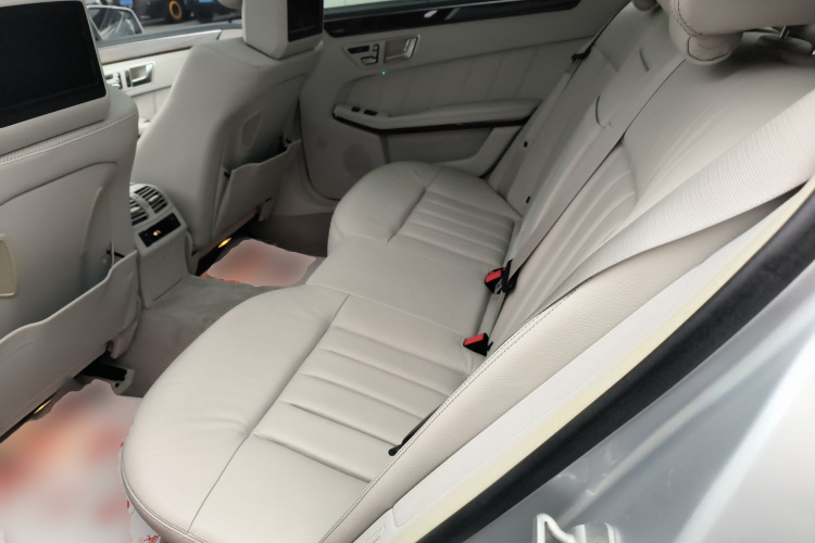 奔驰E级 2014款 E 300 L中控内饰21