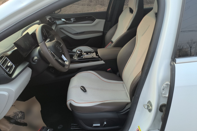 比亚迪 秦PLUS 2023款  冠军版 DM-i 120KM超越型中控内饰19