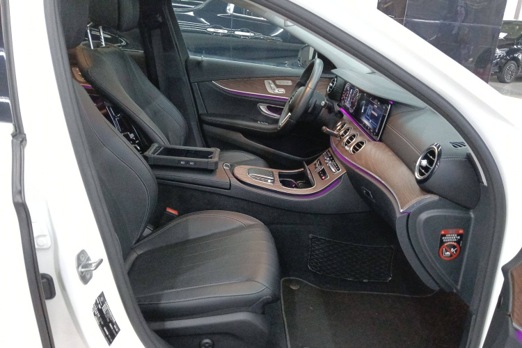 奔驰E级 2020款 E 300 L 豪华型中控内饰41