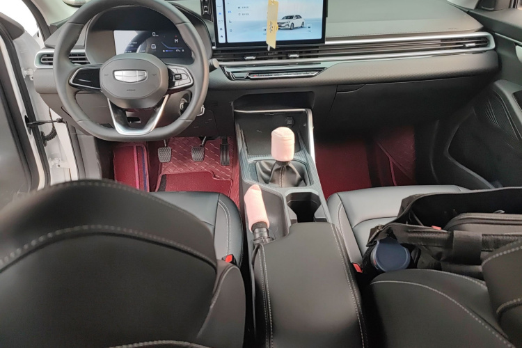 吉利汽车 帝豪 2026款 第4代 400万纪念款 1.5L 手动超越型中控内饰12