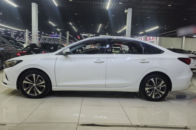 长安 逸动 2020款 PLUS 蓝鲸NE 1.4T GDI DCT旗舰型车身外观6004