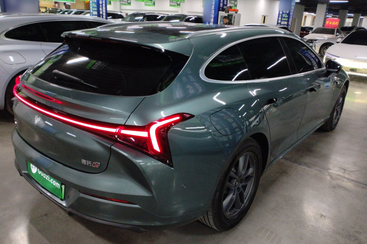 哪吒汽车 哪吒S猎装 2024款 增程300 标准版车身外观7