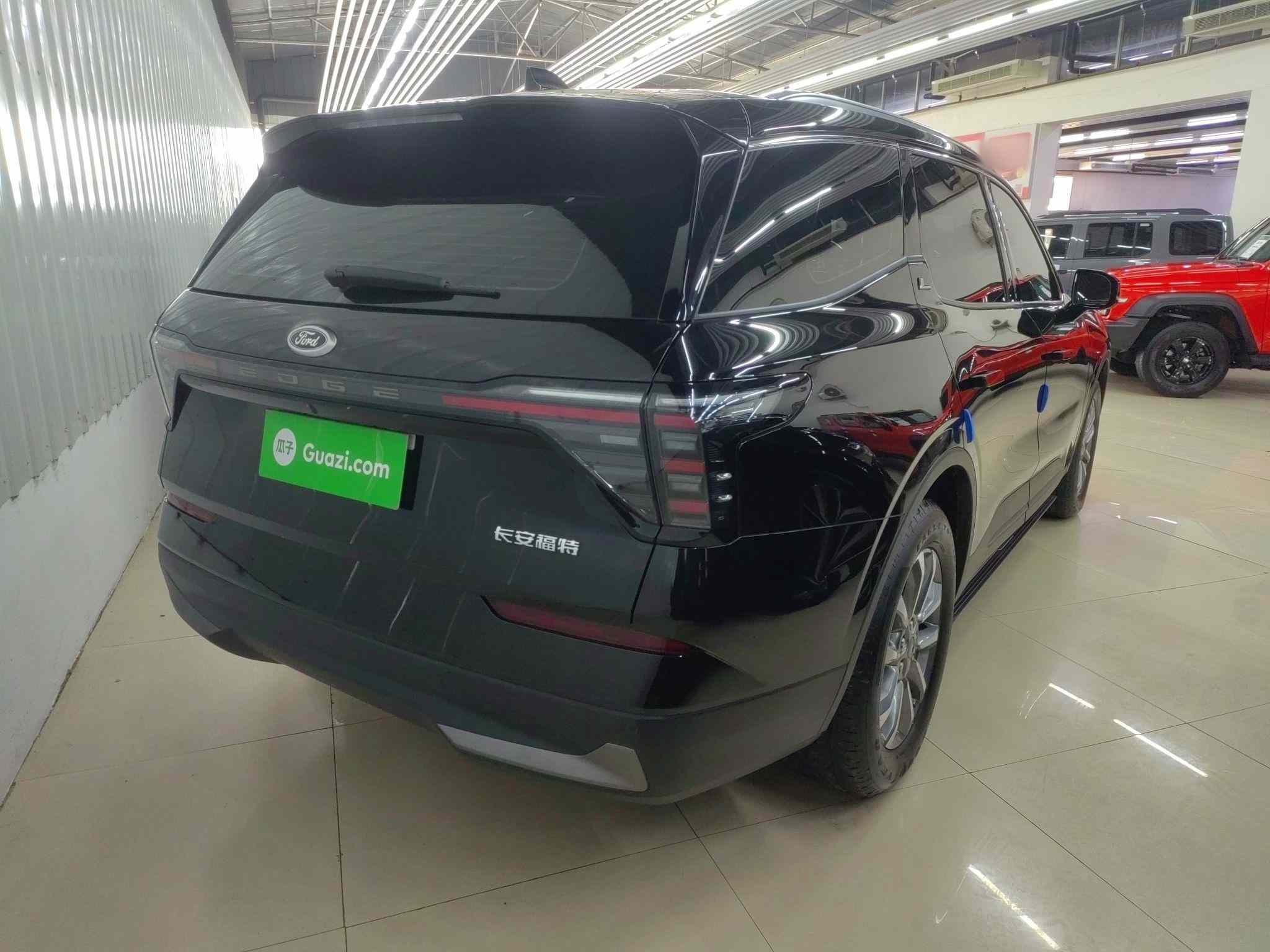 福特 2025款 锐界L 2.0T EcoBoost 两驱七座时尚型(4)