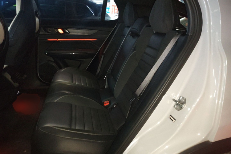 领克01 2023款 1.5TD EM-F 晨曦中控内饰21