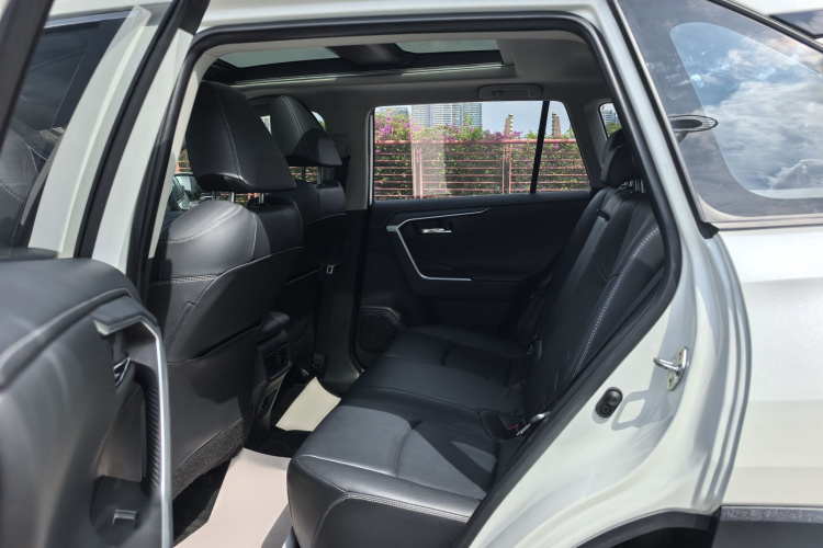 丰田 RAV4荣放 2020款 2.0L CVT四驱尊贵版中控内饰7004