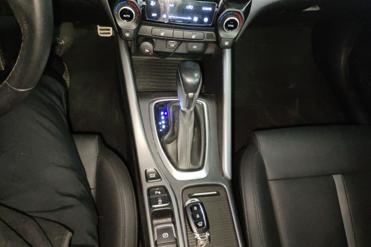 现代 菲斯塔 2021款 280TGDi DLX豪华版局部细节18