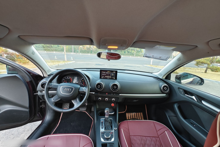 奥迪A3 2014款 Limousine 35 TFSI 自动进取型中控内饰7004