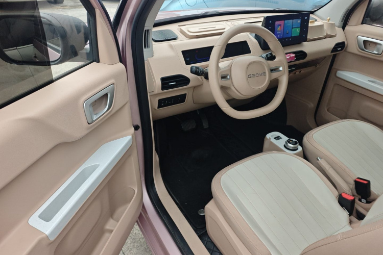 吉利银河 2023款 熊猫mini 200km 耐力熊中控内饰20