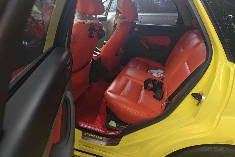 福特 福克斯 2013款 两厢经典 1.8L 手动基本型中控内饰21