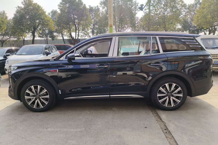 红旗HS7 PHEV 2025款 2.0T PHEV 四驱200万辆纪念版 6座车身外观4