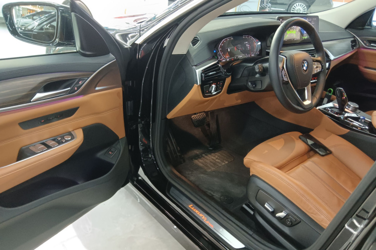 宝马6系GT 2022款 630i 豪华设计套装中控内饰20