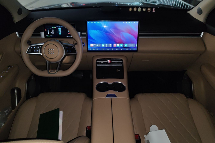 蓝电E5 PLUS 2026款 165km 长续航先享版Ultra 7座中控内饰12