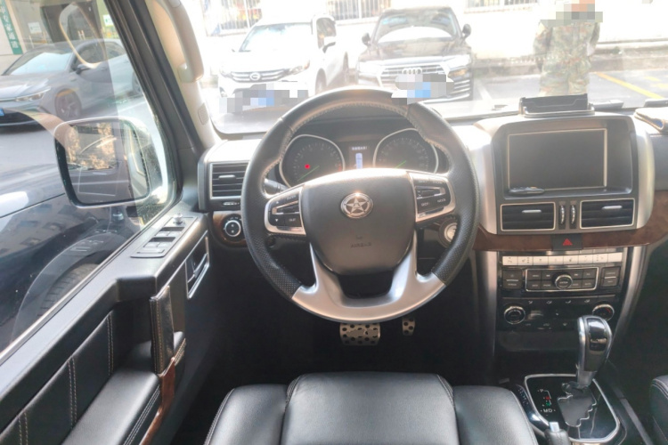 北京BJ80 2017款 2.3T 自动建军90周年纪念版中控内饰13