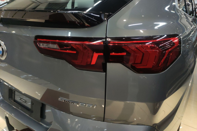 宝马X2(进口) 2024款 sDrive25i M运动套装车身外观9