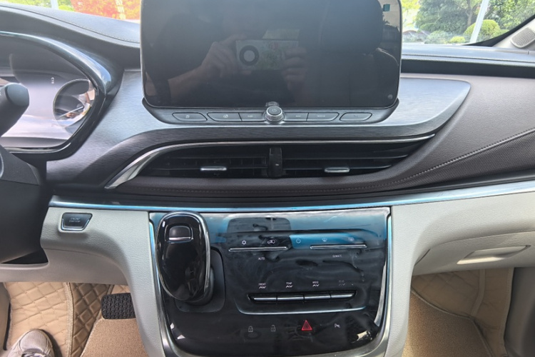 别克GL8 2021款 陆上公务舱 652T 豪华型中控内饰7003