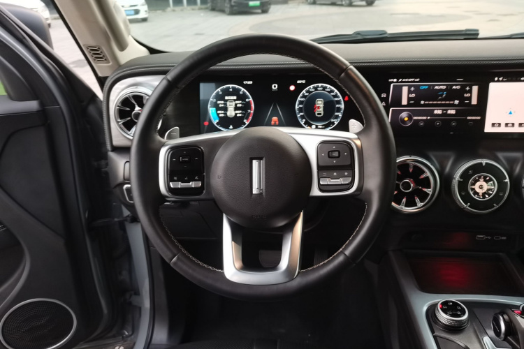 坦克300 2021款 越野版 2.0T 征服者局部细节13