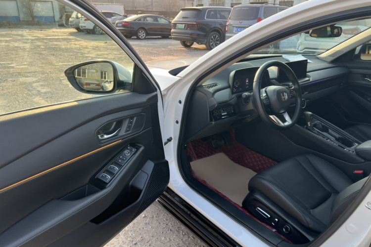 本田 雅阁 2023款 260TURBO 卓越版中控内饰7004