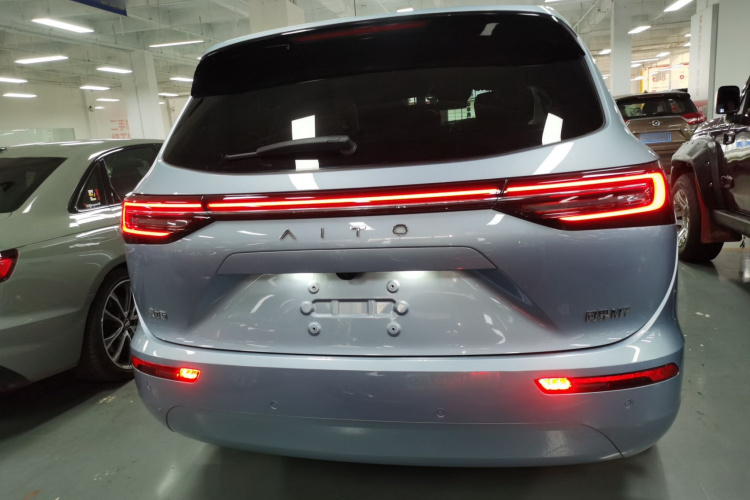 鸿蒙智行 问界M7 2024款 1.5T 后驱Plus版 5座车身外观6004