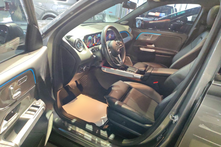 奔驰GLB 2021款 GLB 200 时尚型中控内饰7002